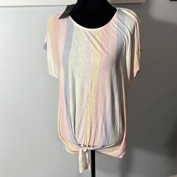 W5 Women’s Pastel Striped Lightweight Short Sleeve Top size L NWT - Picture 2 of 7